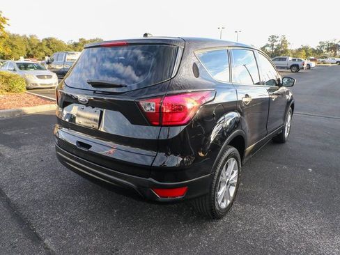 Used 2019 Ford Escape S image 9