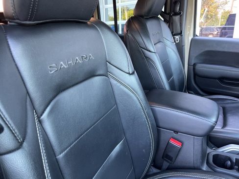 Used 2022 Jeep Wrangler Unlimited Sahara w/ Cold Weather Group image 33