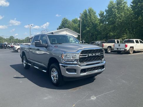 Used 2023 RAM 2500 Tradesman w/ Chrome Appearance Group AWD/4WD image 3
