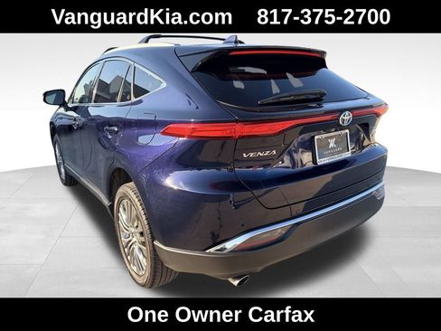 Used 2022 Toyota Venza Limited image 2