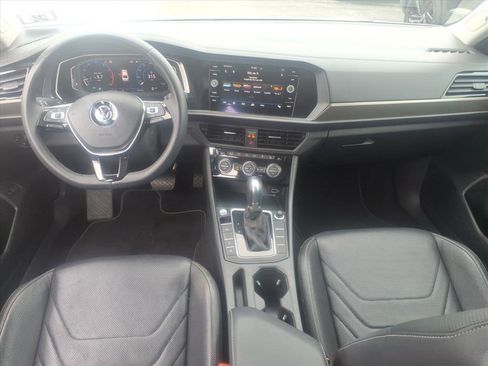 Used 2019 Volkswagen Jetta SEL Premium image 16