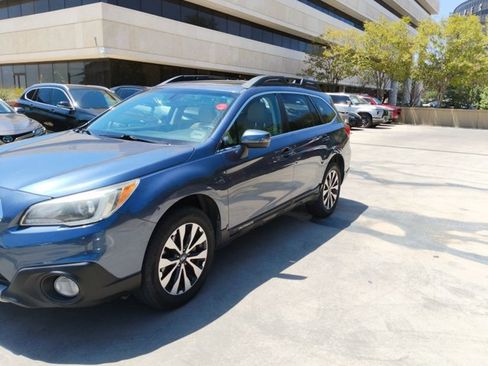 Used 2017 Subaru Outback 2.5i Limited AWD/4WD image 3