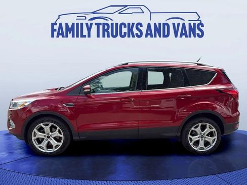 Used 2019 Ford Escape Titanium AWD/4WD image 2