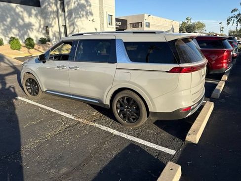 Used 2022 Kia Carnival SX FWD image 5