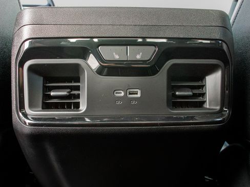 Used 2024 GMC Sierra 1500 AT4 w/ AT4 Carbonpro Edition image 14