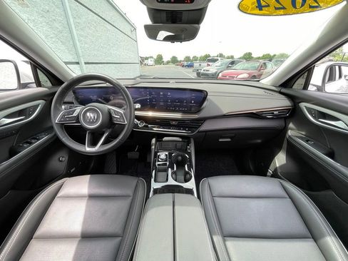 Used 2024 Buick Envision Avenir AWD/4WD image 3