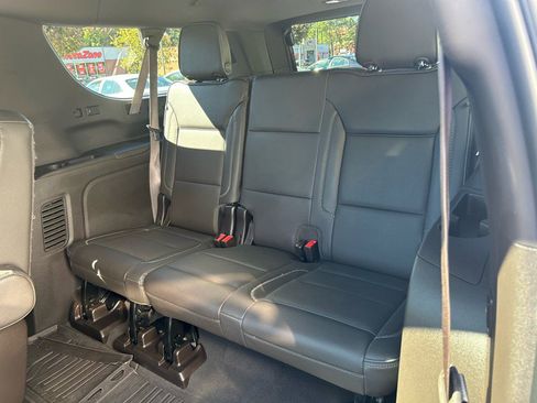 Used 2022 GMC Yukon XL Denali image 30