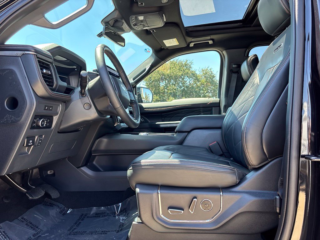 Used 2024 Ford Expedition Platinum RWD image 8