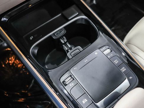 Used 2022 Mercedes-Benz GLB 250 image 23