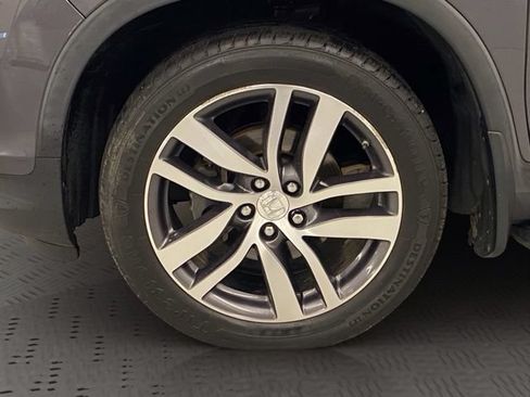 Used 2018 Honda Pilot Touring image 17