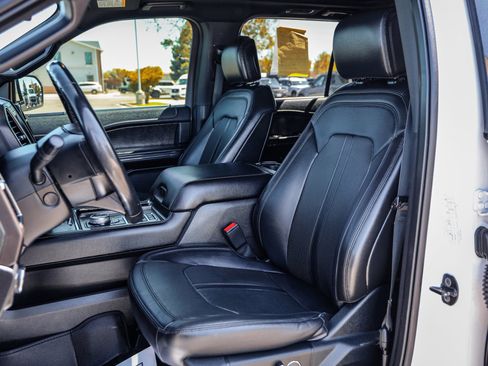 Used 2018 Ford Expedition Limited w/ Equipment Group 302A AWD/4WD image 10