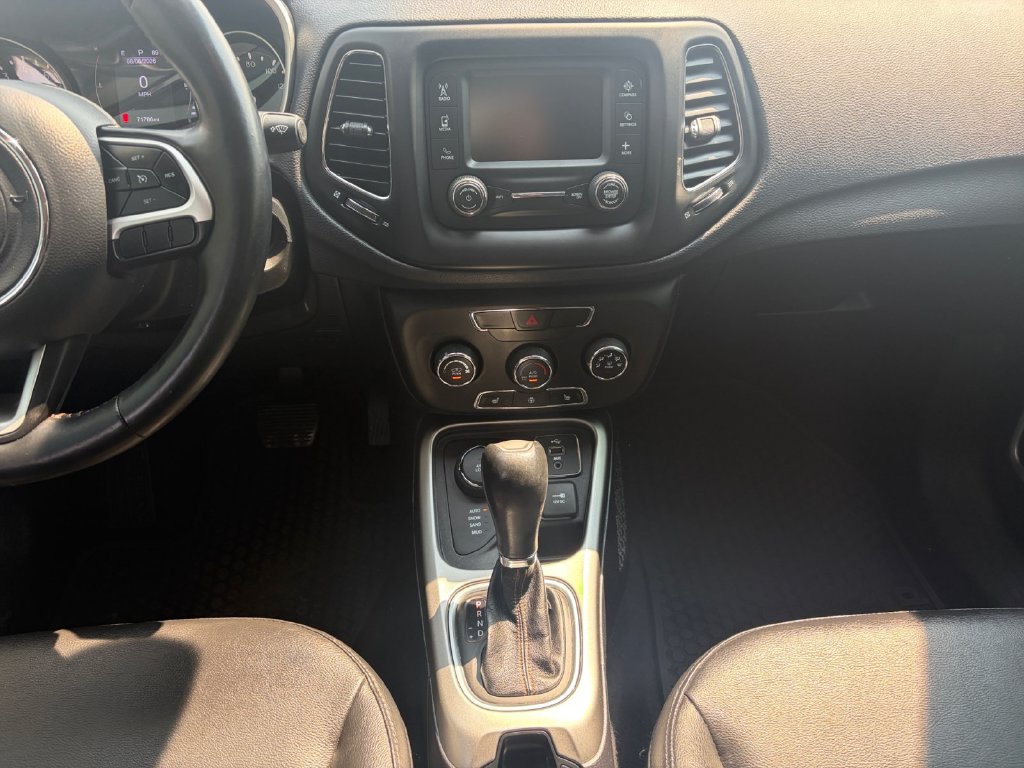 Used 2018 Jeep Compass Latitude w/ Cold Weather Group AWD/4WD image 12