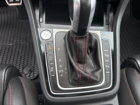 Used 2021 Volkswagen GTI Autobahn image 33