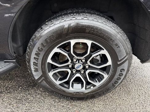 Used 2024 Ford Expedition XLT image 10