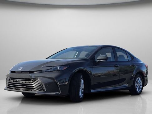 Used 2025 Toyota Camry LE w/ Convenience Package AWD/4WD image 18