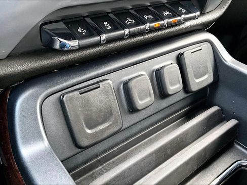 Used 2018 GMC Sierra 1500 SLT image 25