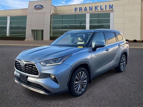 Used 2020 Toyota Highlander Platinum image 3