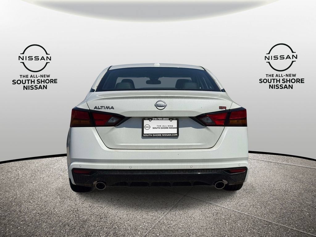 Certified 2025 Nissan Altima 2.5 SR FWD image 6