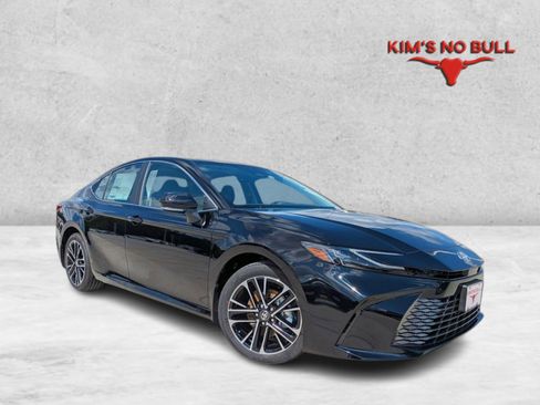 New 2026 Toyota Camry XLE image 1