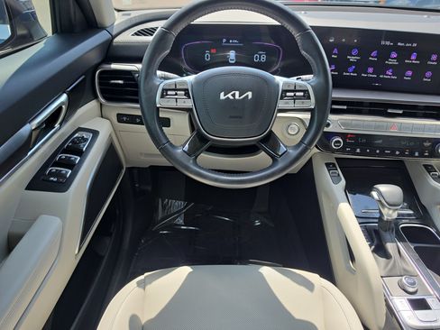 Certified 2024 Kia Telluride S FWD image 13