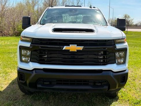 Used 2025 Chevrolet Silverado 3500 W/T AWD/4WD image 15