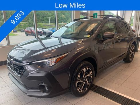 Used 2024 Subaru Crosstrek 2.0i Premium AWD/4WD image 2