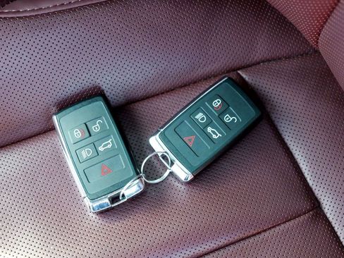 Used 2023 Land Rover Range Rover SE image 67