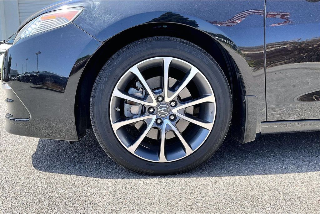 Used 2016 Acura TLX w/ Technology Package FWD image 34