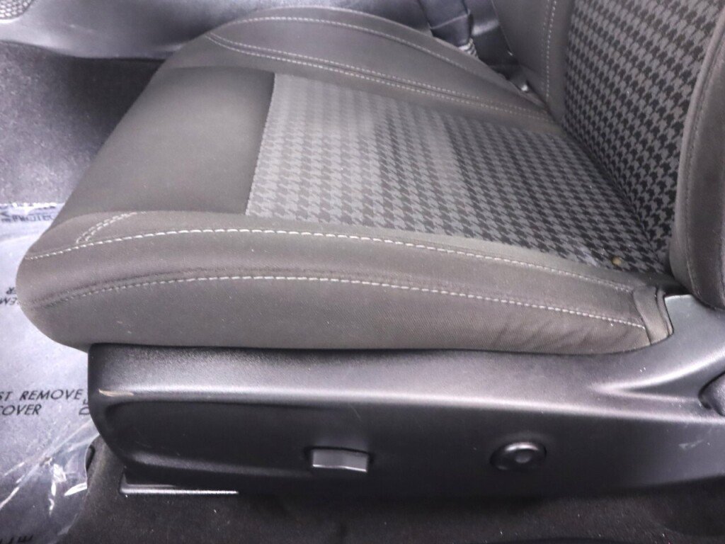 Used 2021 Dodge Challenger SXT RWD image 28