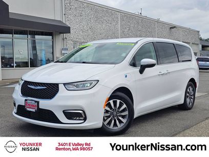 Used 2023 Chrysler Pacifica Touring-L