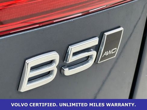 Certified 2025 Volvo XC60 B5 Core AWD/4WD image 10