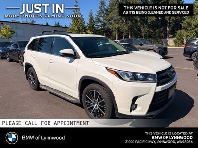 Used 2017 Toyota Highlander SE