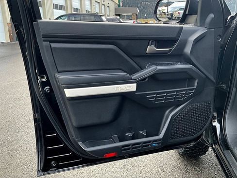 Used 2024 Toyota Tacoma TRD Off-Road image 24