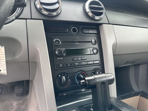 Used 2007 Ford Mustang Premium image 16