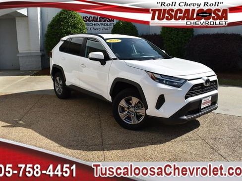 Used 2024 Toyota RAV4 XLE image 1