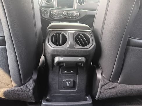 Used 2023 Jeep Wrangler Unlimited Sahara w/ Cold Weather Group AWD/4WD image 17