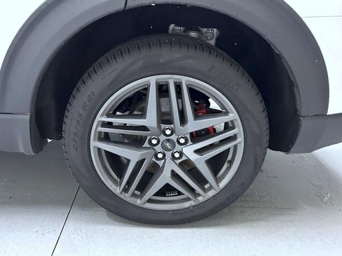 Used 2025 Ford Explorer ST-Line w/ ST-Line Street Pack AWD/4WD image 22
