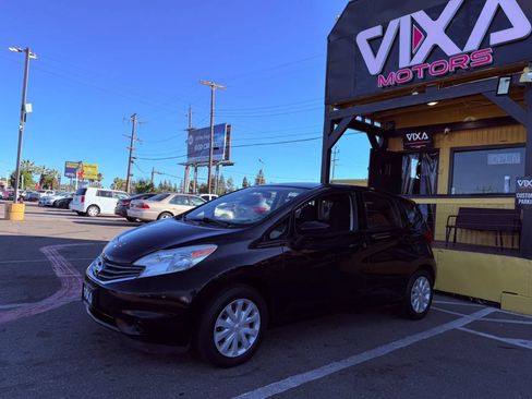 Used 2016 Nissan Versa Note SV FWD image 1