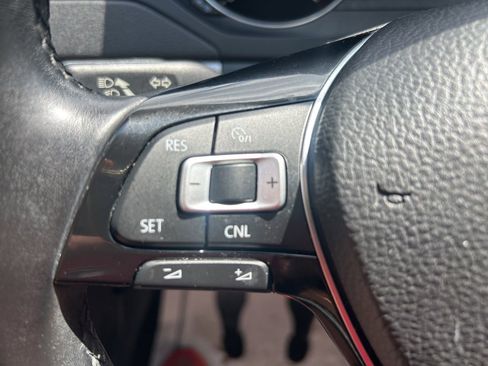 Used 2015 Volkswagen Jetta SE FWD image 24