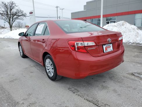Used 2012 Toyota Camry LE image 3