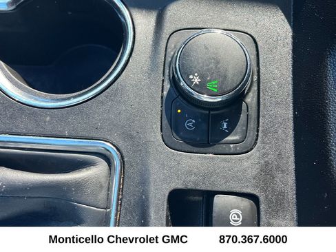 Used 2023 Chevrolet Traverse LS w/ Safety Package image 21