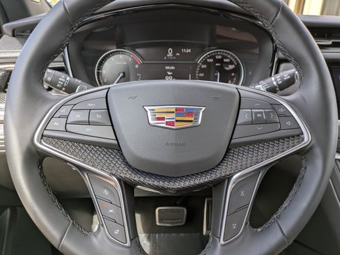 Certified 2025 Cadillac XT5 Sportv w/ LPO, Floor Liner Package image 26