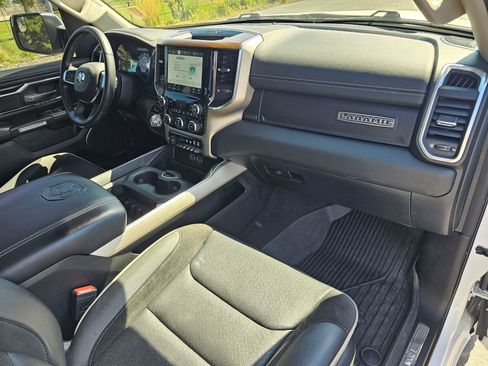 Used 2022 RAM 1500 Laramie AWD/4WD image 11