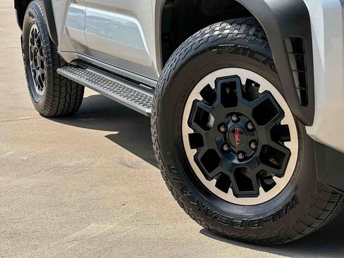 Used 2025 Toyota 4Runner TRD Off-Road Premium w/ Tow Technology Package AWD/4WD image 9