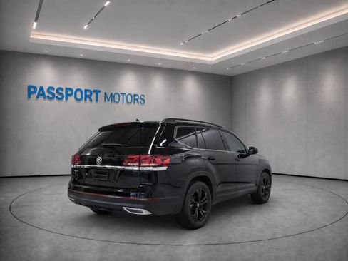 Used 2022 Volkswagen Atlas SE w/ Panoramic Sunroof Package FWD image 6