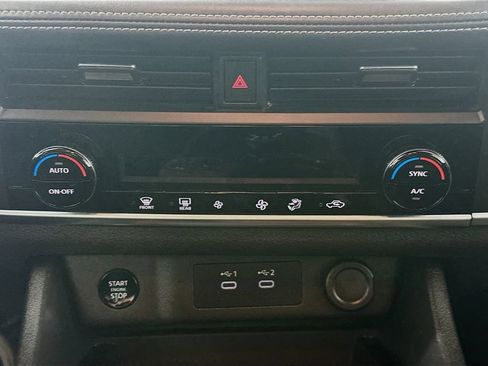 Used 2024 Nissan Rogue SV image 18