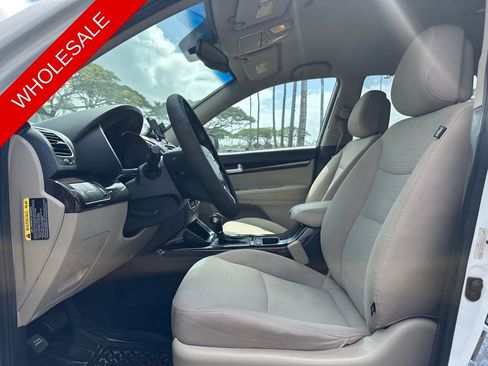 Used 2015 Kia Sorento LX image 8