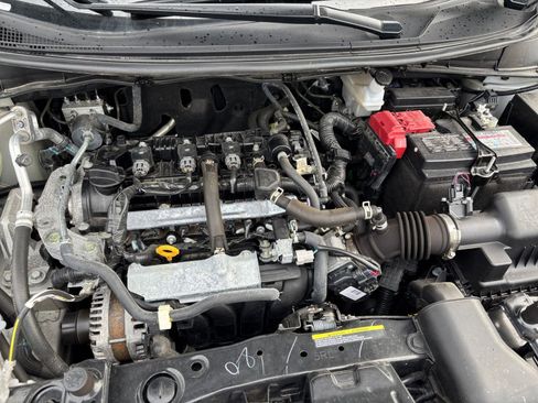 Used 2025 Nissan Versa SV FWD image 30