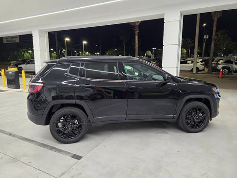 New 2026 Jeep Compass Latitude AWD/4WD image 7