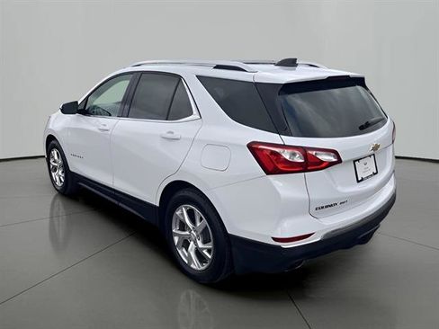 Used 2019 Chevrolet Equinox LT w/ Sun & Navigation Package image 7